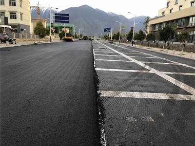 浙江寧波抗裂貼廠家直銷 規格選擇與公路防裂應用指南